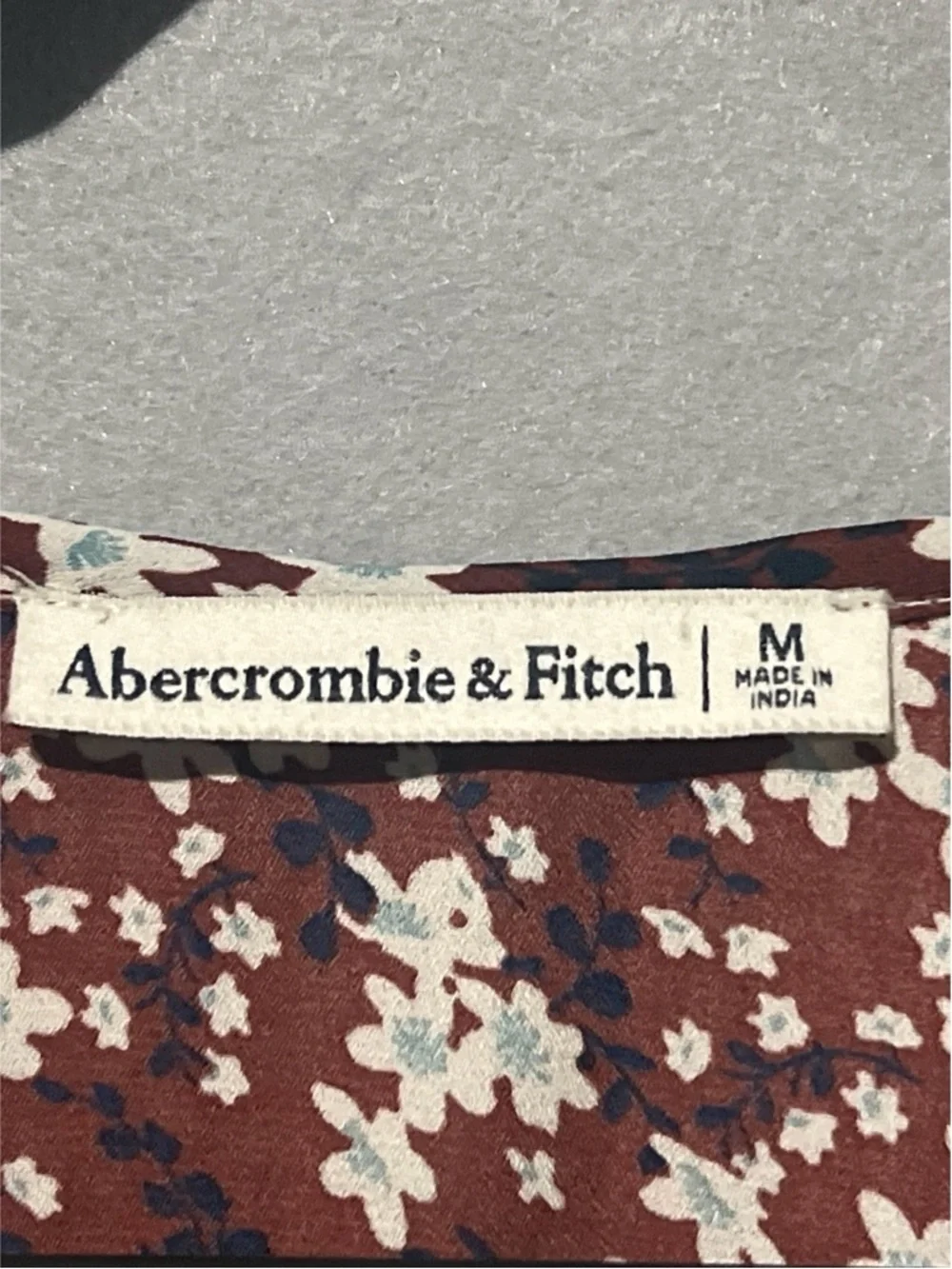 Abercrombie Top Women’s M Burgundy Sweetheart Button Front Long Sleeve Boho
